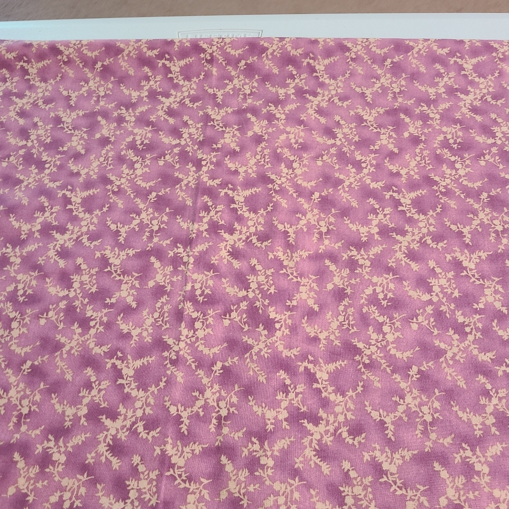 Rare Vintage Crafting Quilting Sewing Purples & Cream Color Cotton Fabric - Picture 10 of 10